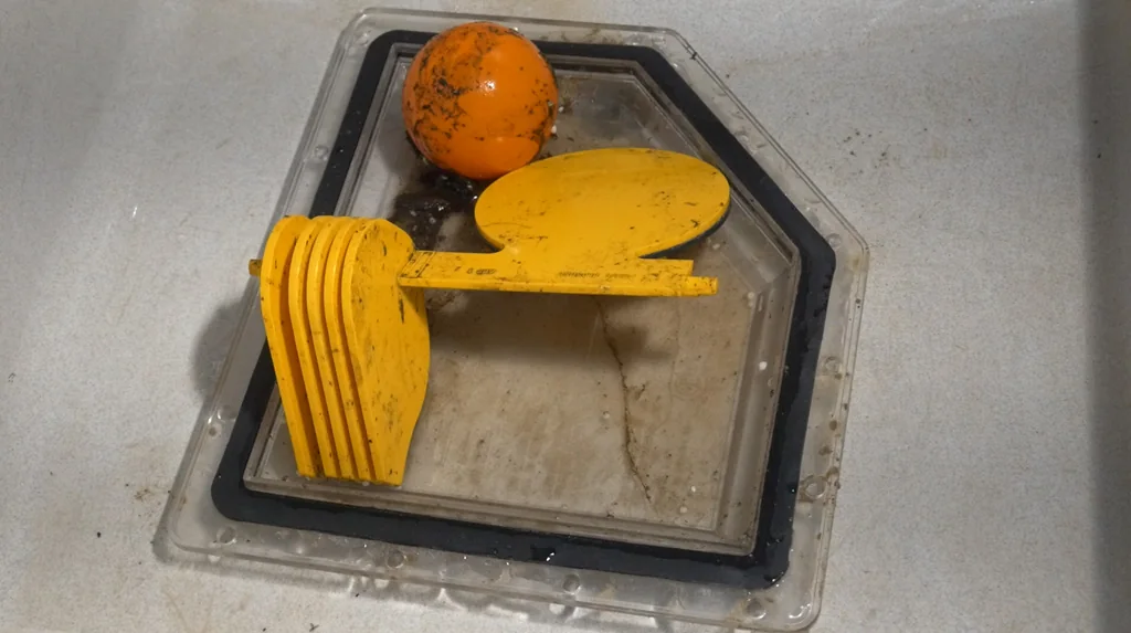 Backwater valve internal float and gate components